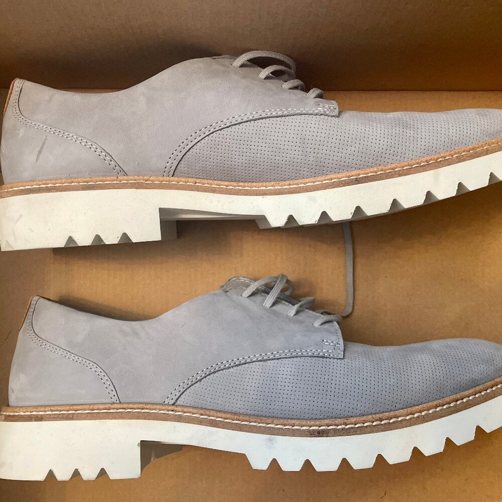 ECCO Women’s Dress Flats Loafers Size US 8/8.5 EU39 Light Gray Suede Perforated